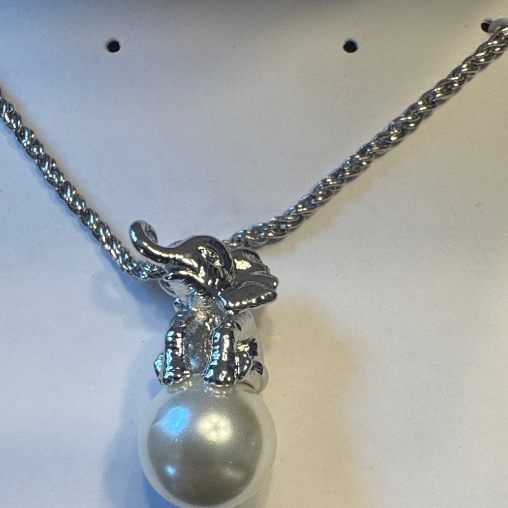 Charter Club Necklace with Elephant & Pearl pendandt - Picture 2 of 3